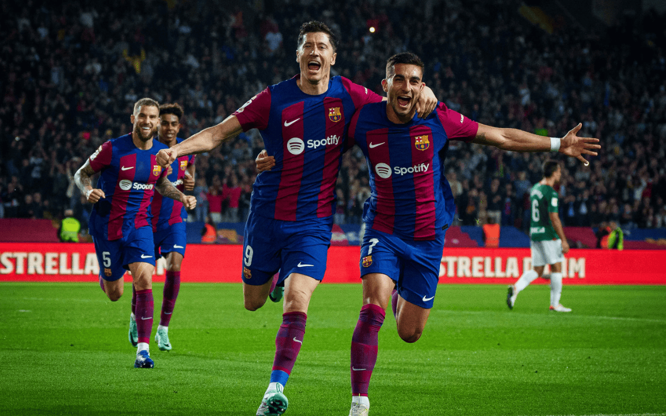 这也行？巴塞罗那临场应变备战荷甲清晨洛杉矶快船复出首秀，上海海港强势反弹备战意大利杯 